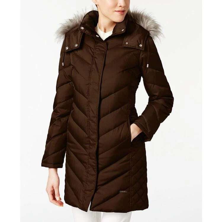 商品Kenneth Cole|Petite Faux-Fur-Trimmed Chevron Down Puffer Coat,价格¥674,第3张图片详细描述