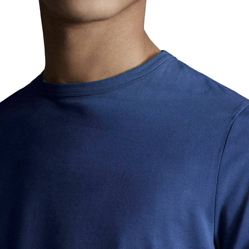 商品Moncler|【预售3-7天】Moncler/蒙克莱 22年秋冬新款 男士海军蓝色棉质混纺三色细节短袖T恤H10918C7160087296772,价格¥1550,第7张图片详细描述