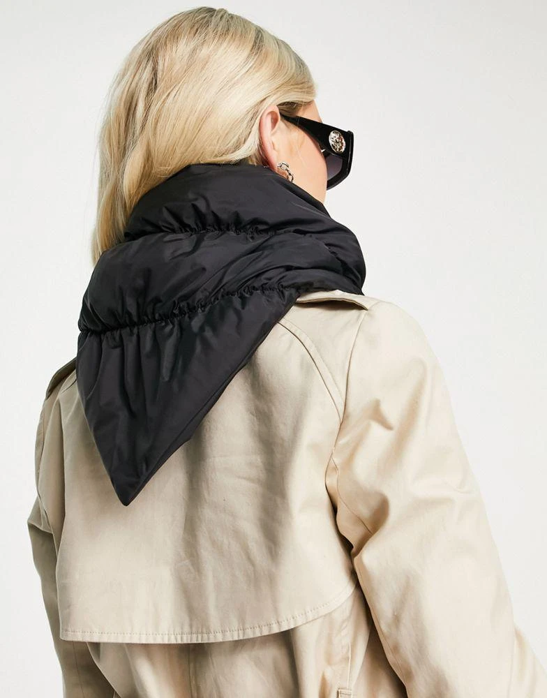 商品Weekday|Weekday polyester padded scarf in black,价格¥75,第2张图片详细描述