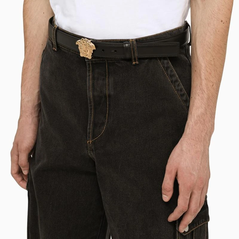 商品Versace|Black belt with gold Medusa plaque,价格¥3102,第2张图片详细描述