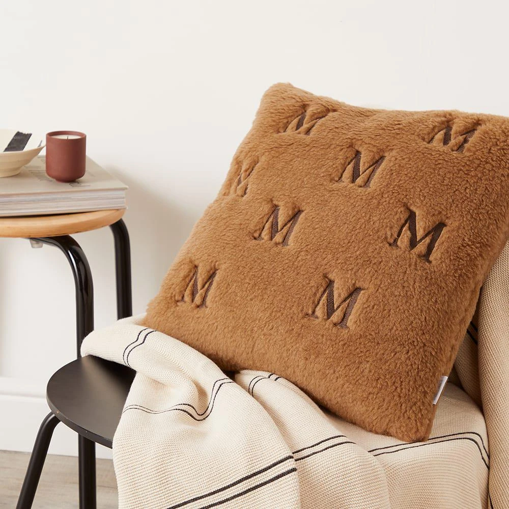 商品Max Mara|Max Mara Teddy Logo Pillow,价格¥995,第4张图片详细描述