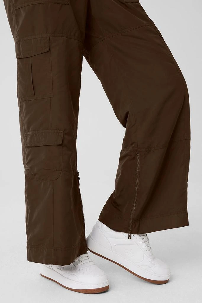 商品Alo|High-Waist Ski-Moto Puffer Pant - Espresso,价格¥847,第4张图片详细描述