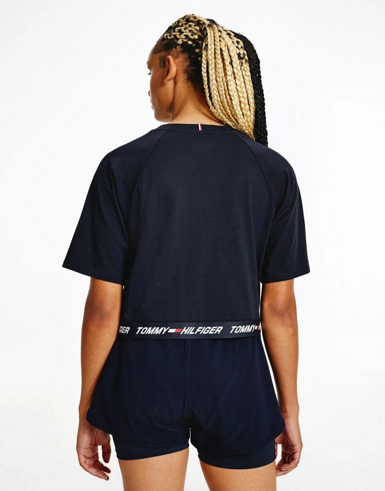 商品Tommy Hilfiger|Tommy Hilfiger Sport relaxed logo hem tee in navy,价格¥176,第3张图片详细描述