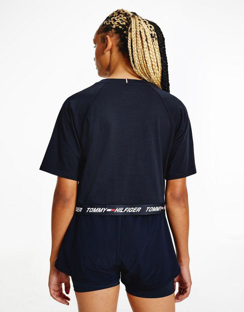 商品Tommy Hilfiger|Tommy Hilfiger Sport relaxed logo hem tee in navy,价格¥258,第5张图片详细描述