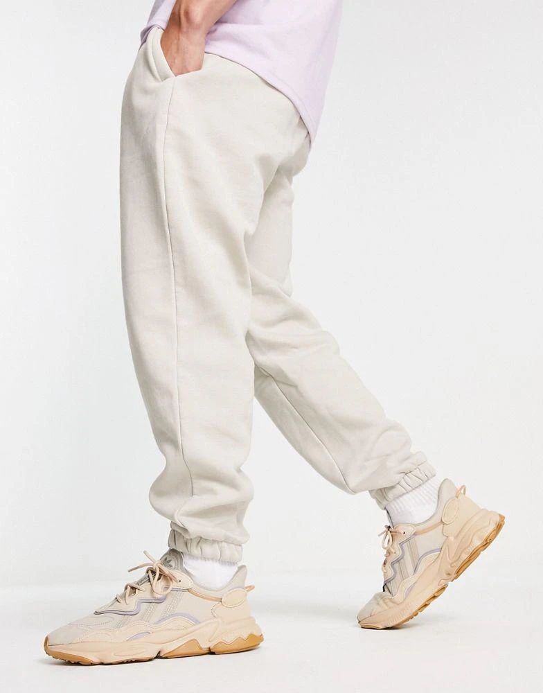 商品Adidas|adidas Originals Ozweego trainers in sand,价格¥502,第3张图片详细描述