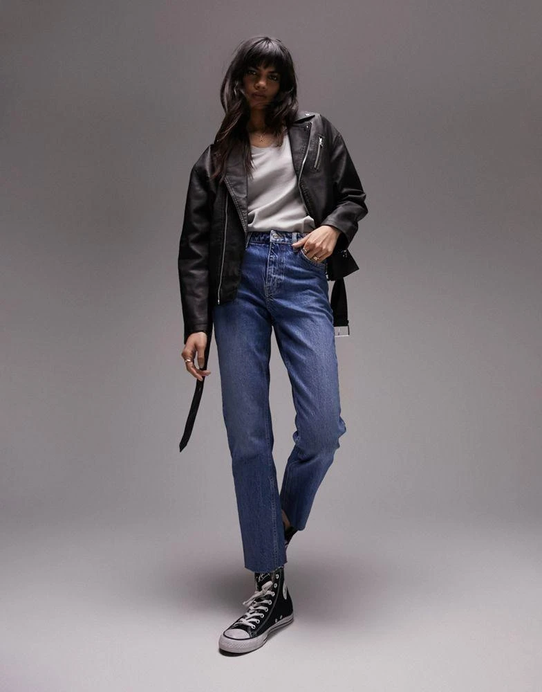 商品Topshop|Topshop cropped mid rise easy straight jeans with raw hems in mid blue,价格¥311,第1张图片