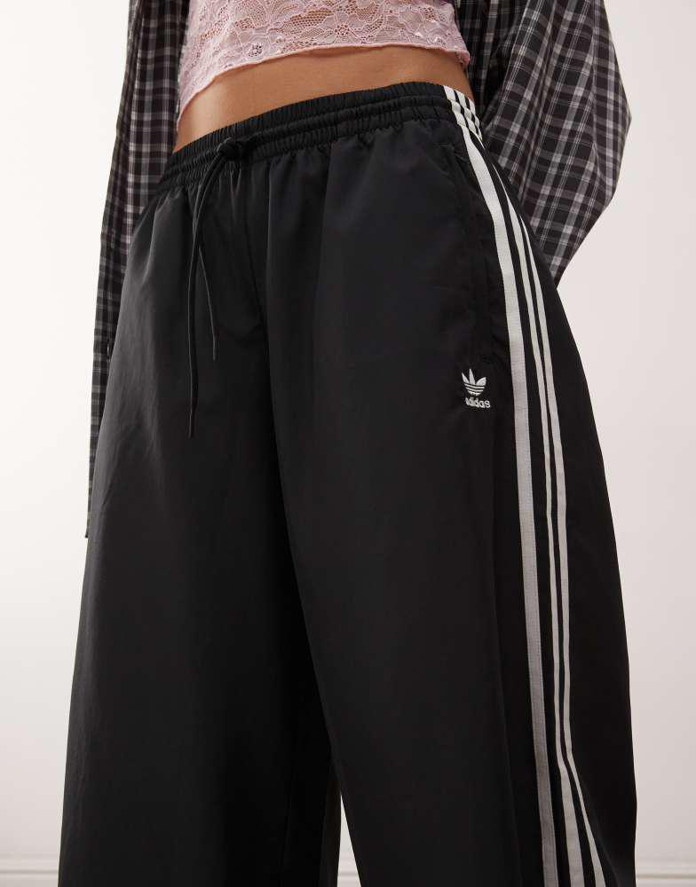 Adidas adidas Originals Adicolor wide leg track pants in