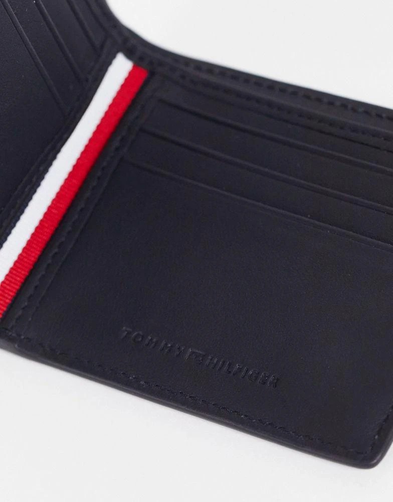 商品Tommy Hilfiger|Tommy Hilfiger urban commuter wallet with flag stripe in black,价格¥430,第2张图片详细描述