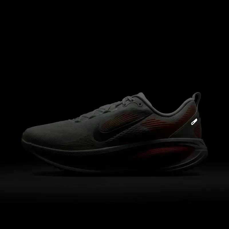 Nike Men's Vomero 18 Running Shoes 商品