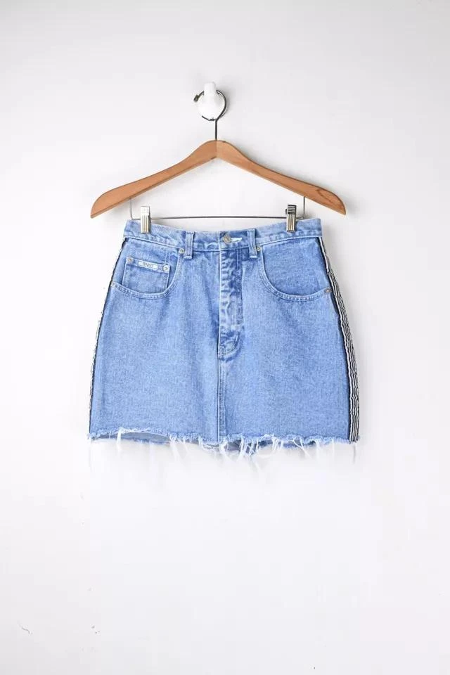 商品Urban Outfitters|Vintage Y2k Revolt Striped Mid Wash Denim Mini Skirt,价格¥598,第1张图片