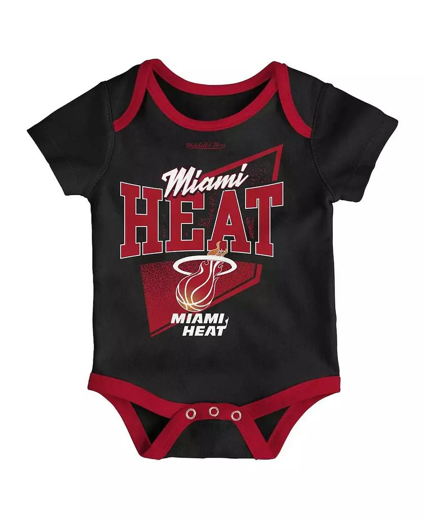 商品Mitchell & Ness|Infant Boys and Girls Black, Red Miami Heat Hardwood Classics Bodysuits and Cuffed Knit Hat Set,价格¥306,第4张图片详细描述