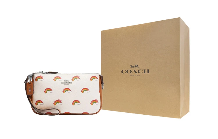 商品[国内直发] Coach|蔻驰 Nolita 19 银色字母徽标Logo彩虹印花 帆布配皮 麻将包收纳包手拿包 小号 女款 米白拼棕色,价格¥770,第6张图片详细描述