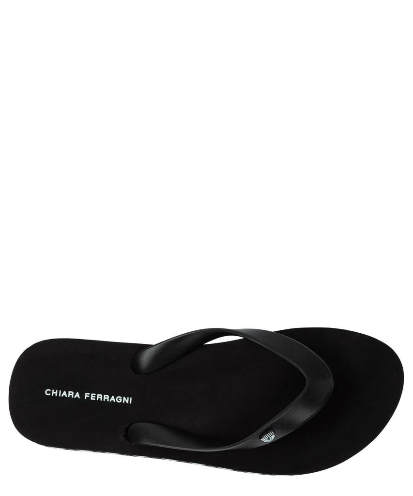 商品Chiara Ferragni|Chiara Ferragni Logomania Flip Flops,价格¥635,第2张图片详细描述