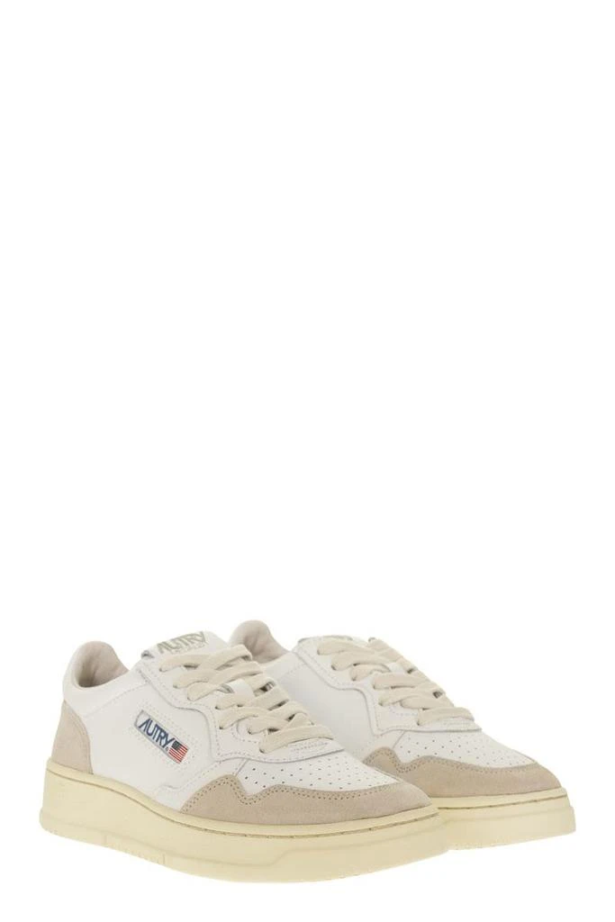 商品Autry|AUTRY MEDALIST LOW - Leather and Suede Sneakers,价格¥1298,第4张图片详细描述