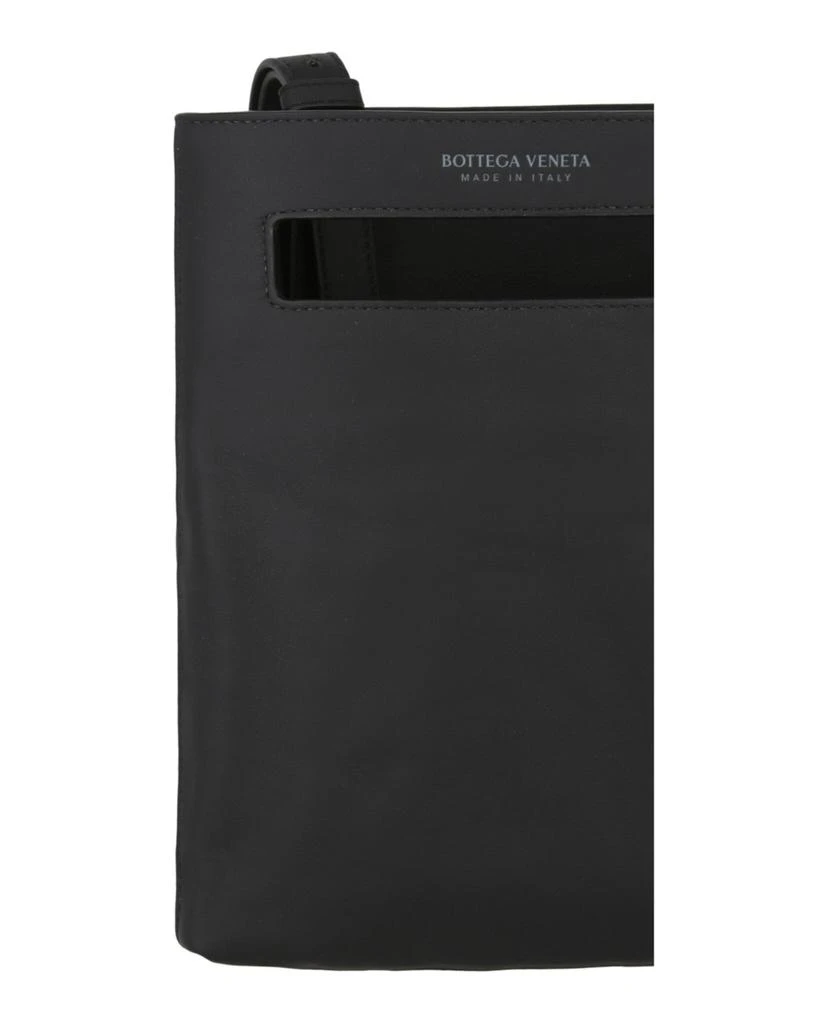 商品Bottega Veneta|Intrecciato Leather Messenger Bag,价格¥3765,第4张图片详细描述