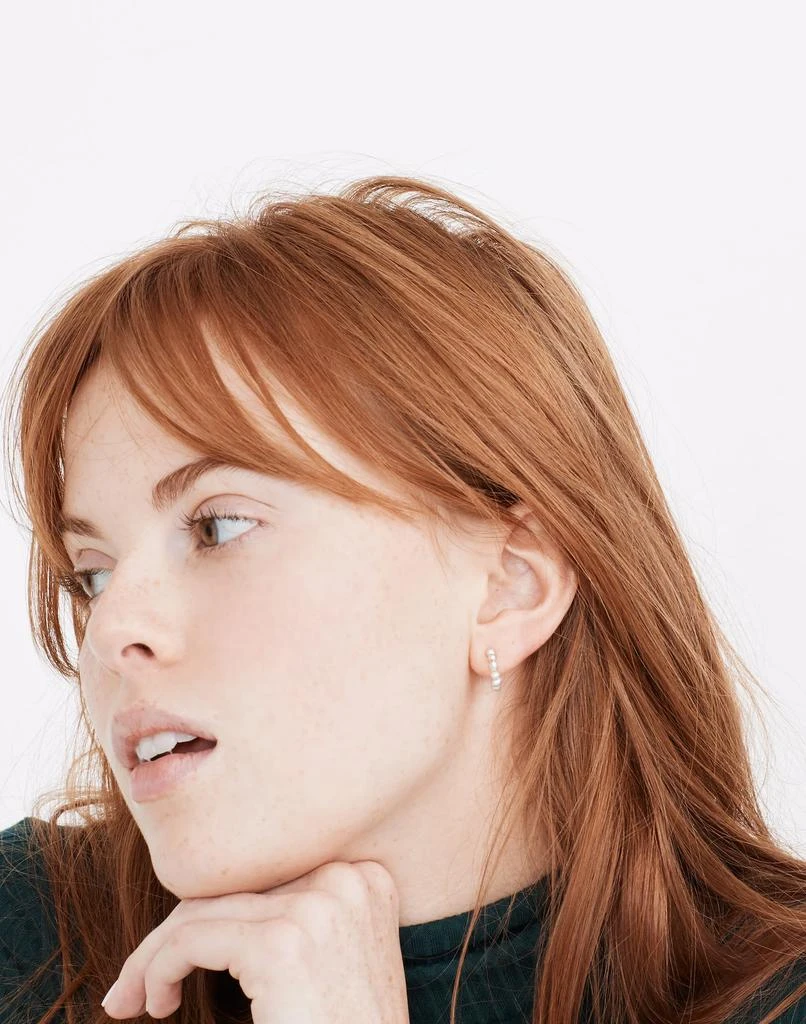 商品Madewell|Freshwater Pearl Huggie Hoop Earrings,价格¥235,第2张图片详细描述