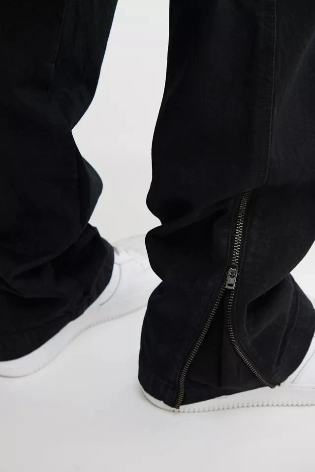 商品BDG|BDG Slim Flared Cargo Jean �– Waxed Coated Black,价格¥739,第5张图片详细描述