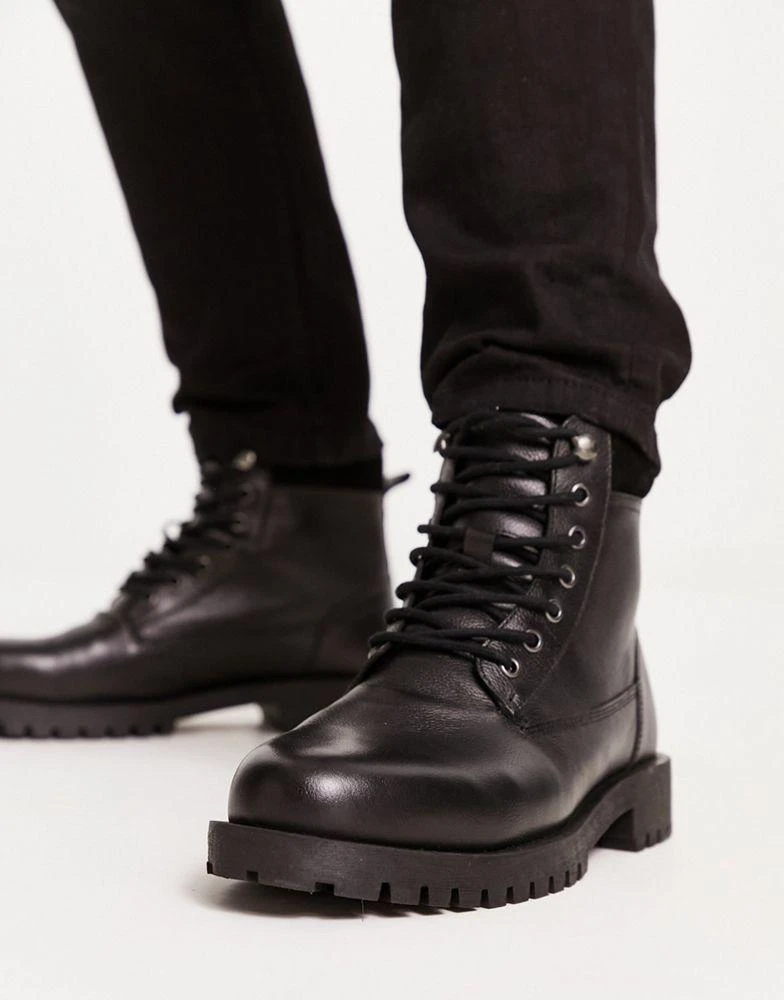 商品ASOS|ASOS DESIGN lace up boot in black leather with suede padded collar,价格¥321,第4张图片详细描述