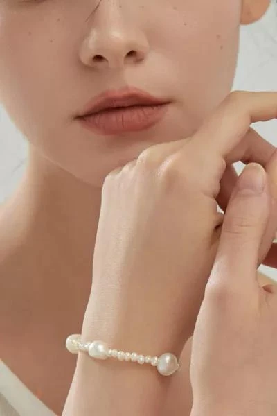 商品Joey Baby|Joey Baby Kylie Pearl Bracelet,价格¥1012,第3张图片详细描述
