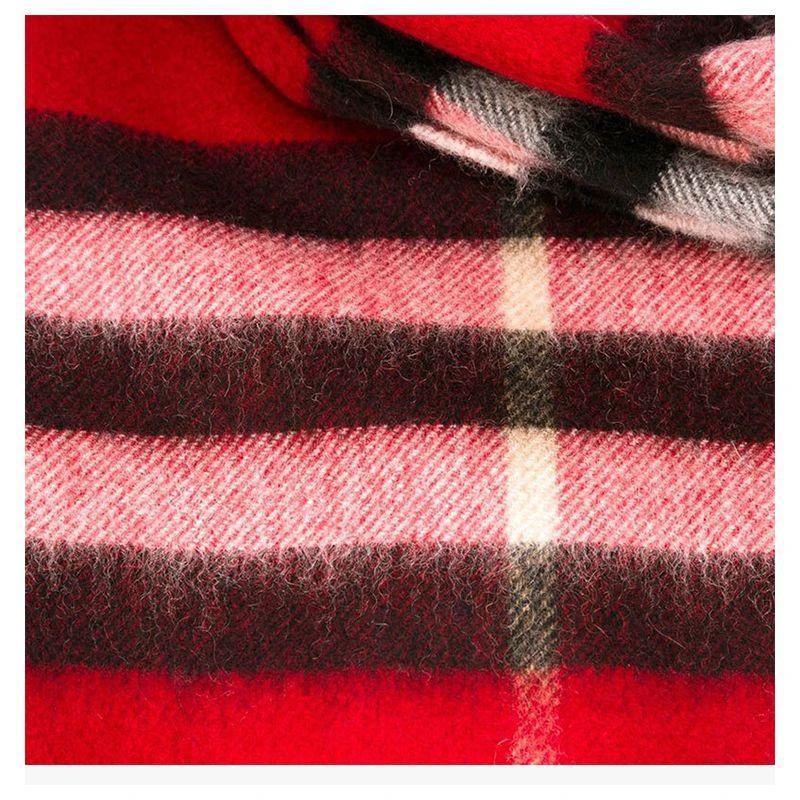 商品Burberry|Burberry 巴宝莉 女士经典缤纷红色格纹羊绒围巾 3953534,价格¥5687,第15张图片详细描述