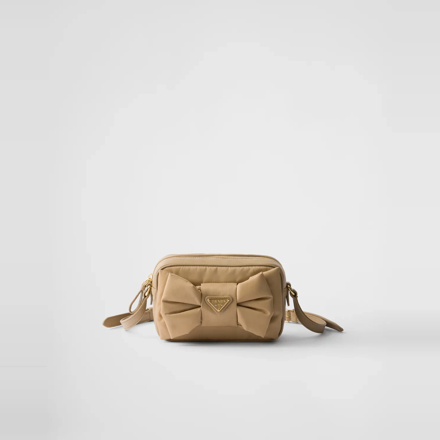 商品Prada|【预售】 普拉达 25春夏 女士 单肩包 Mini sac à bandoulière en Re-Nylon et cuir nappa avec nœud 1BH166_RP0C_F0040_V_DXO,价格¥13107,第1张图片