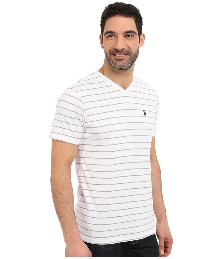 商品U.S. POLO ASSN.|Horizontal Pin Stripe V-Neck T-Shirt,价格¥219,第4张图片详细描述