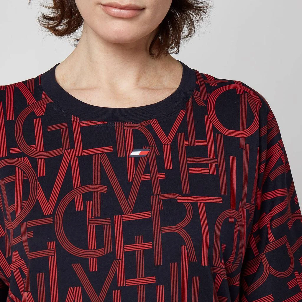 商品Tommy Hilfiger|Tommy Sport Women's Relaxed Aop Crew Neck T-Shirt - Textured Type Print,价格¥190,第4张图片详细描述