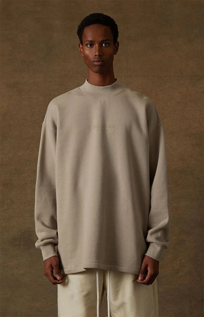 商品Essentials|Smoke Relaxed Crew Neck Sweatshirt,价格¥701,第2张图片详细描述