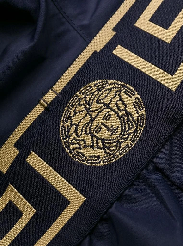 商品Versace|Blue Swim Trunks With Greca And Medusa Head Print On Elastic Waistband In Nylon Man,价格¥1897,第3张图片详细描述