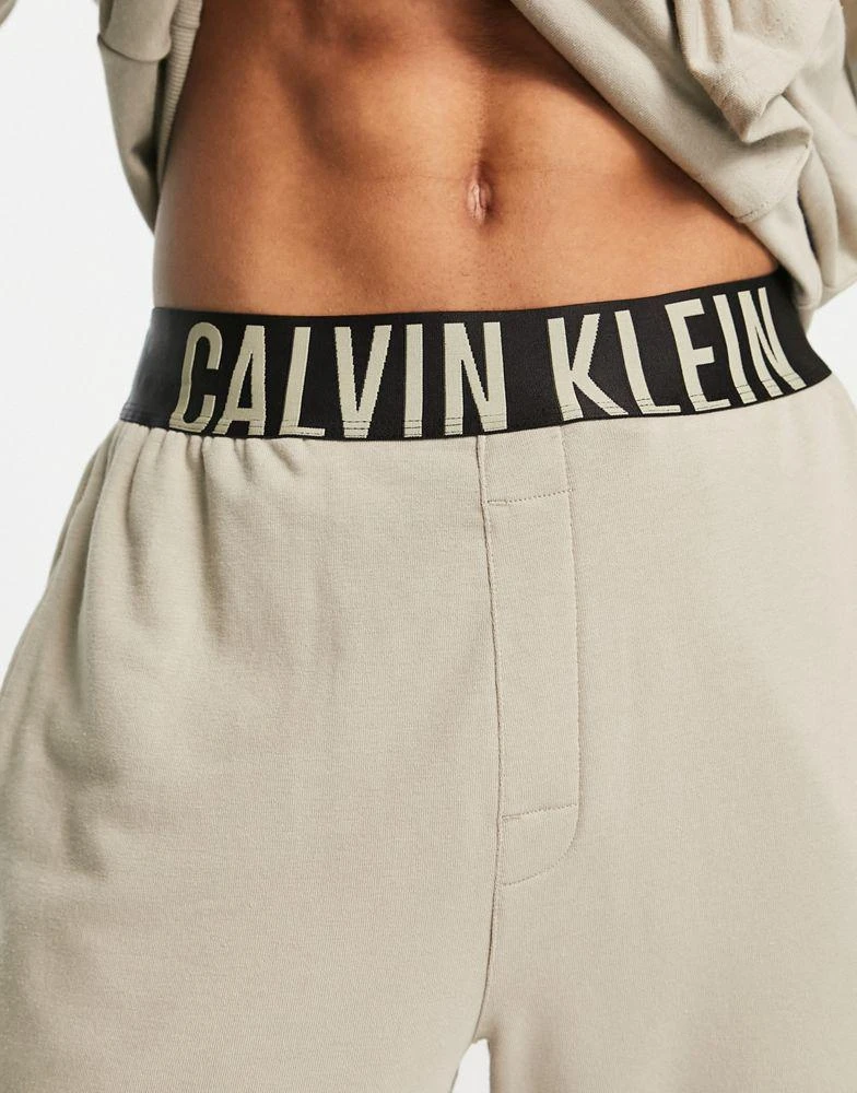 商品Calvin Klein|Calvin Klein co-ord lounge jogger with contrast waistband in oatmeal,价格¥583,第3张图片详细描述