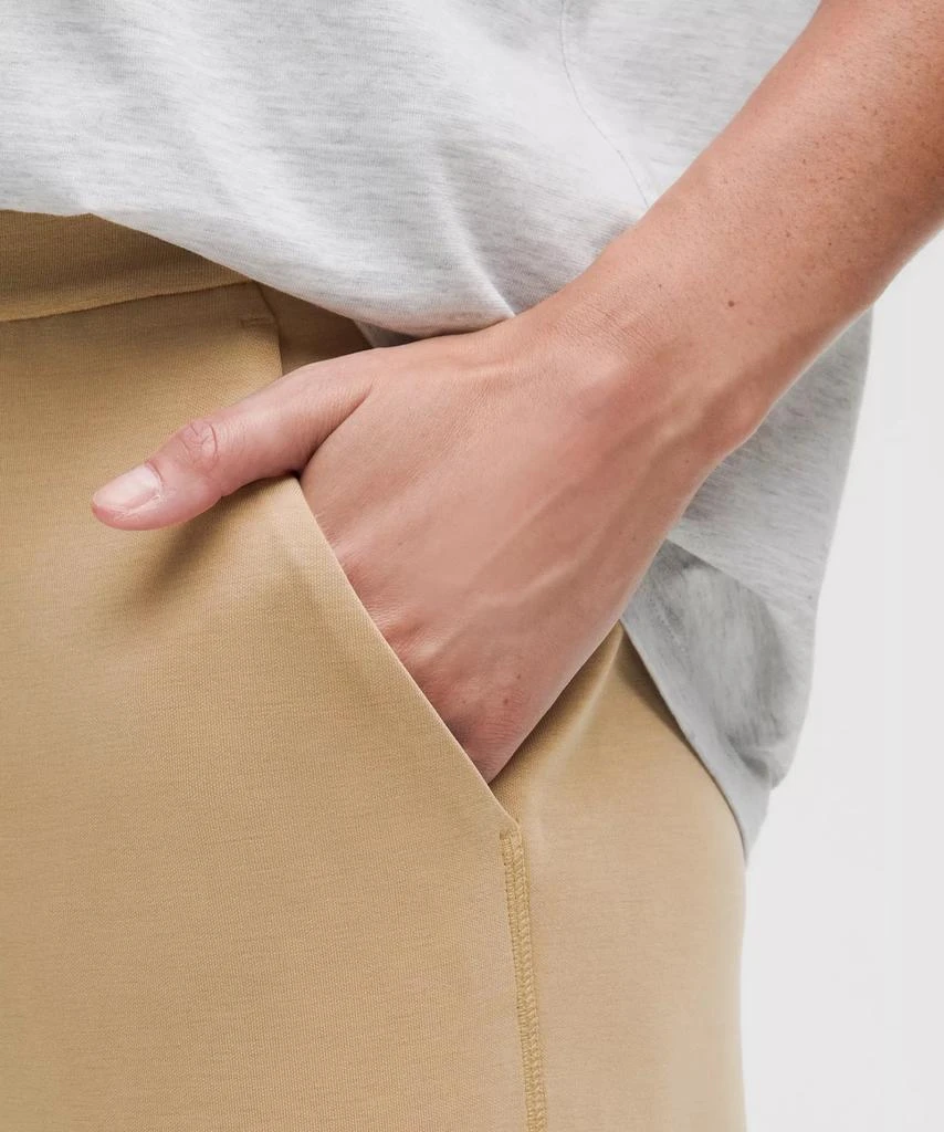 Softstreme High-Rise Straight-Leg Pant *Regular 商品