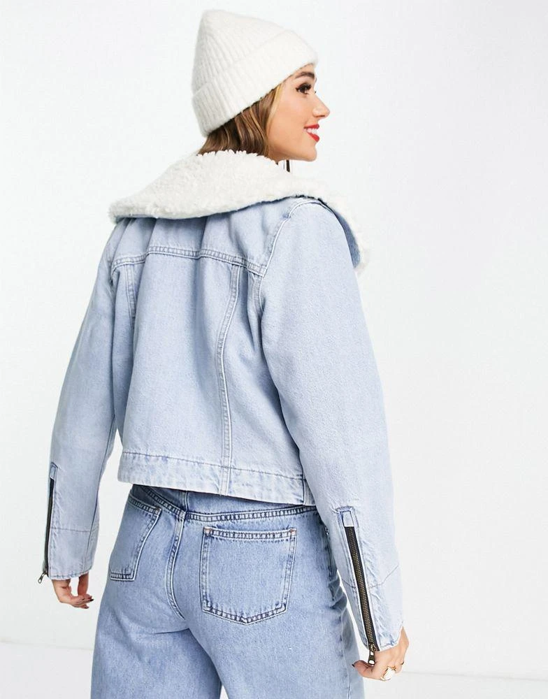 商品Levi's|Levi's retro sherpa oversized collar denim trucker in light wash,价格¥652,第2张图片详细描述