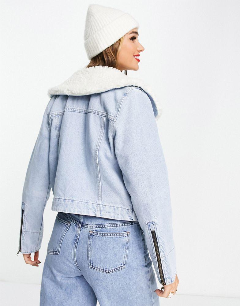 商品Levi's|Levi's retro sherpa oversized collar denim trucker in light wash,价格¥1048,第4张图片详细描述