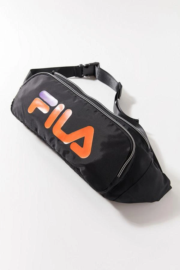 商品Fila|FILA UO Exclusive Sling Bag,价格¥114,第2张图片详细描述