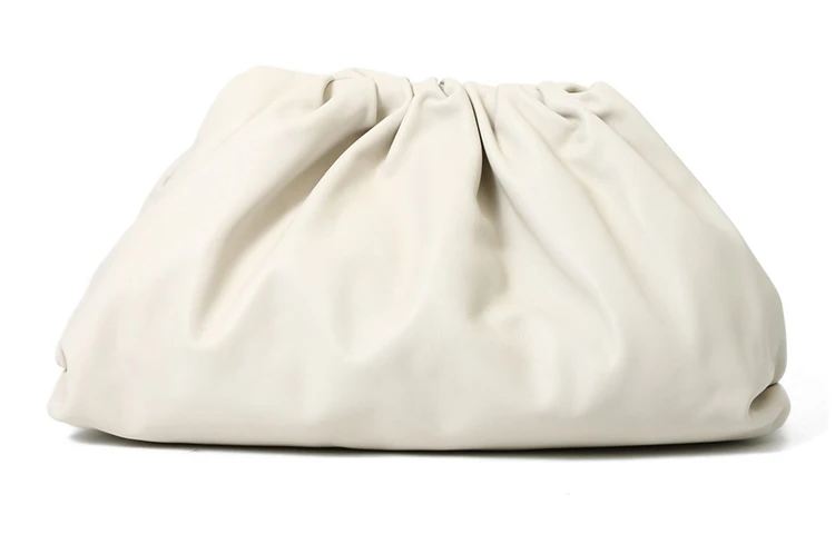 商品[国内直发] Bottega Veneta|葆蝶家 BV POUCH 牛皮云朵包 牛皮 手拿包 大号 女款 白色,价格¥7920,第1张图片
