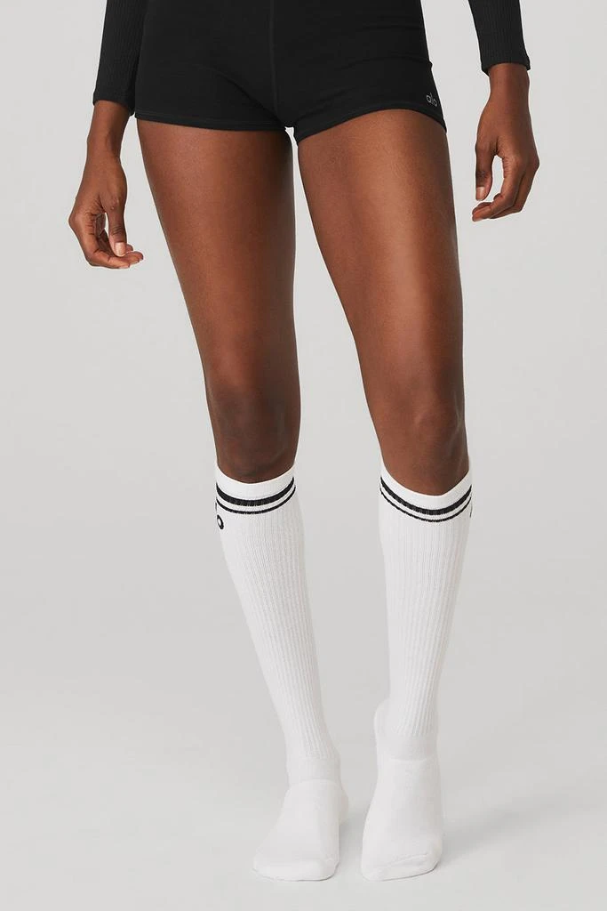 商品Alo|Women's Knee-High Throwback Barre Sock - White/Black,价格¥285,第2张图片详细描述