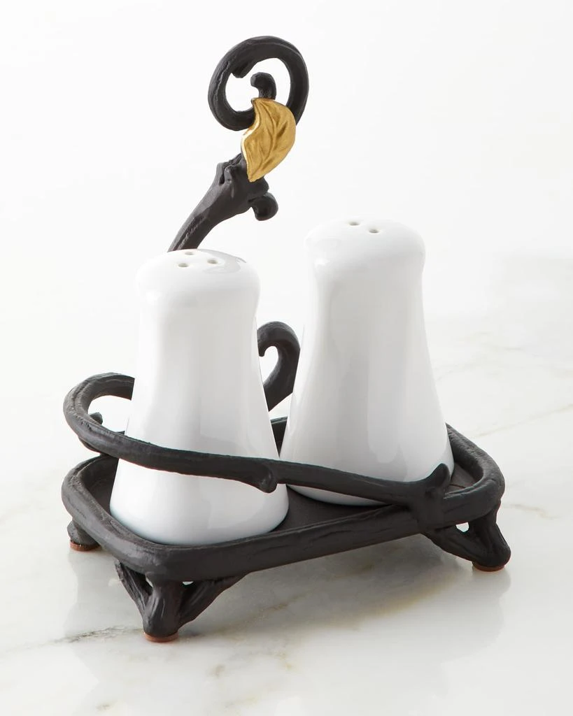 商品G G Collection|White Stoneware Salt & Pepper Shakers with Metal Gold Leaf Base,价格¥544,第1张图片
