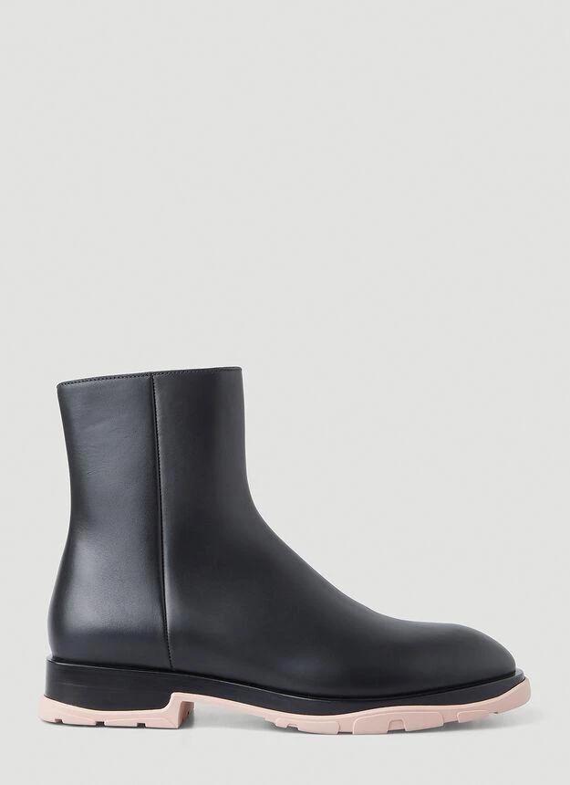 商品Alexander McQueen|Slim Tread Ankle Boots in Black,价格¥5007,第1张图片