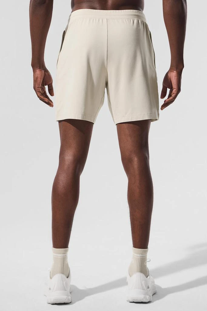 商品Alo|7" Conquer React Performance Short - Bone,价格¥521,第3张图片详细描述