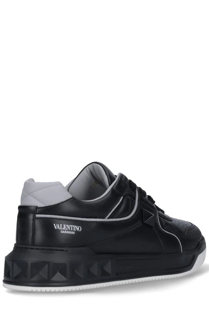 商品Valentino|Valentino	Garavani One Stud Lace-Up Sneakers,价格¥4515,第4张图片详细描述