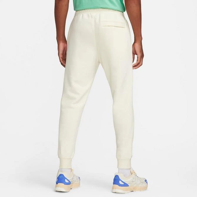 商品NIKE|Men's Nike Club Fleece Logo Patch Jogger Pants,价格¥407,第2张图片详细描述