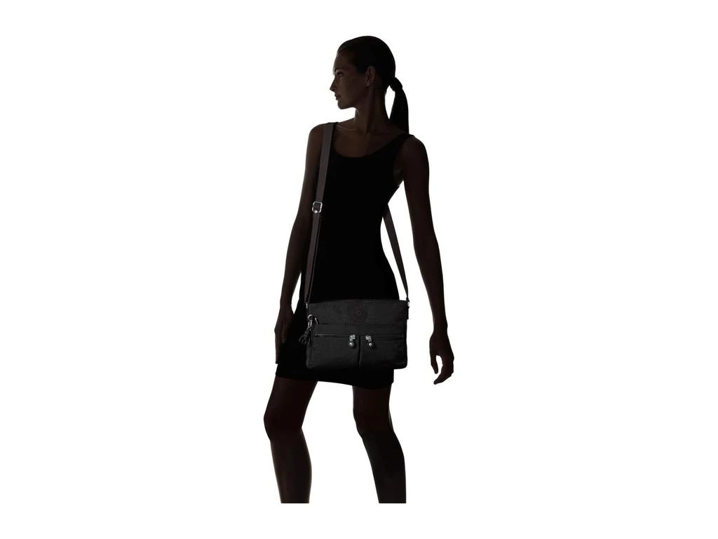 New Angie Crossbody Bag 商品