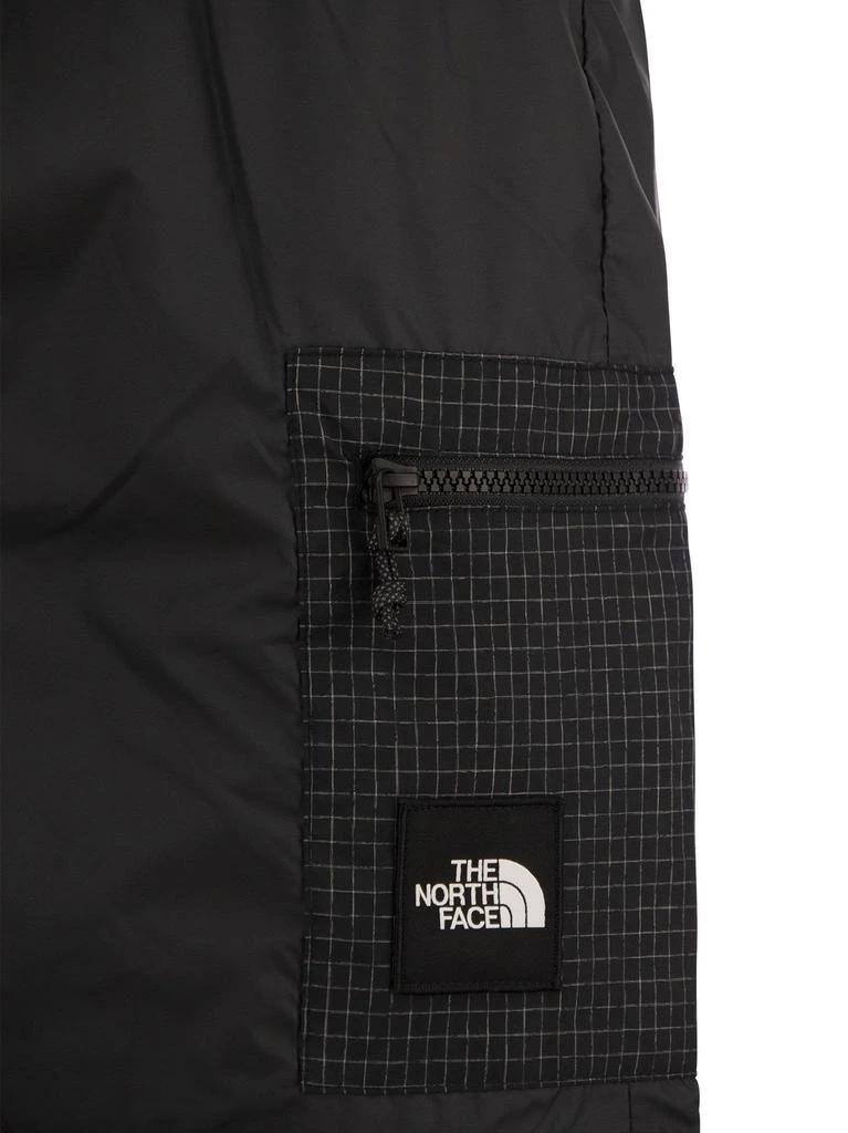 商品The North Face|The North Face Logo Patch Shorts,价格¥259,第4张图片详细描述