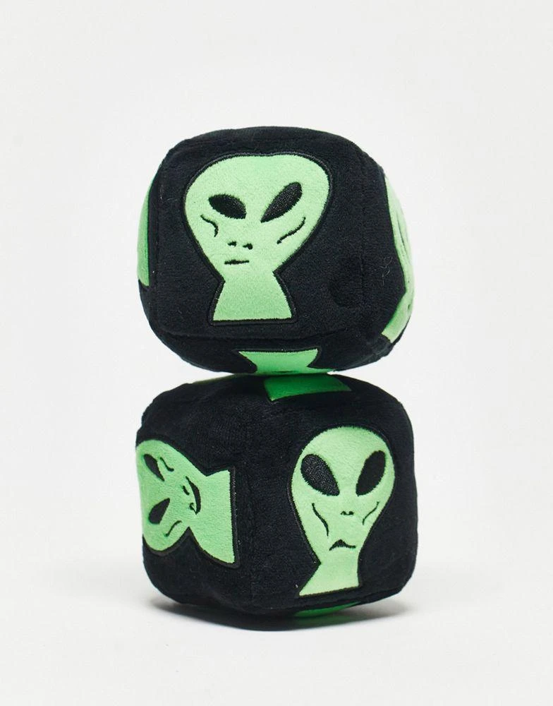 商品Rip N Dip|RIPNDIP we out here fuzzy dice in black with embroidered aliens,价格¥77,第3张图片详细描述
