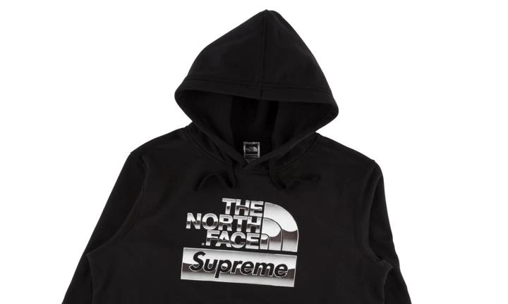 商品Supreme|Supreme TNF Metallic Logo Hooded Sweat,价格¥3475,第3张图片详细描述