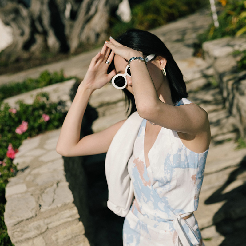 【Suggyl联名胶囊系列】Nessa抽象印花法式度假风交叉裹身吊带上衣 | Nessa Top - Abstract Colors商品第3张图片规格展示