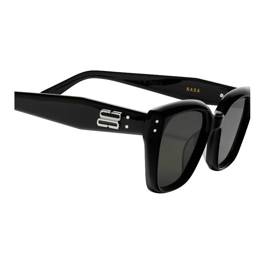 商品[国内直发] GENTLE MONSTER|侧面Logo字母 方形 太阳眼镜 女款 黑色,价格¥3054,第6张图片详细描述