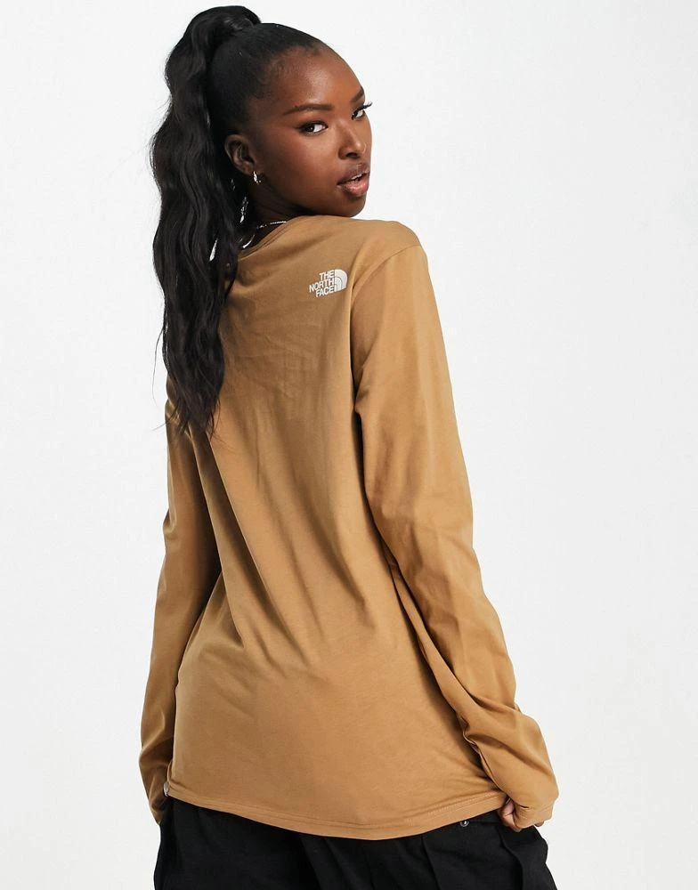 商品The North Face|The North Face Center Dome long sleeve t-shirt in brown Exclusive at ASOS,价格¥191,第3张图片详细描述