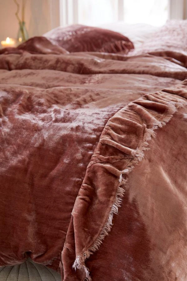 商品Urban Outfitters|Velvet Ruffled Edge Duvet Cover,价格¥1267,第3张图片详细描述