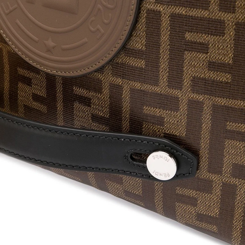 Fendi 芬迪 男士棕色牛皮复古logo印花手拿包 7VA437-A5K4-F14TW 商品